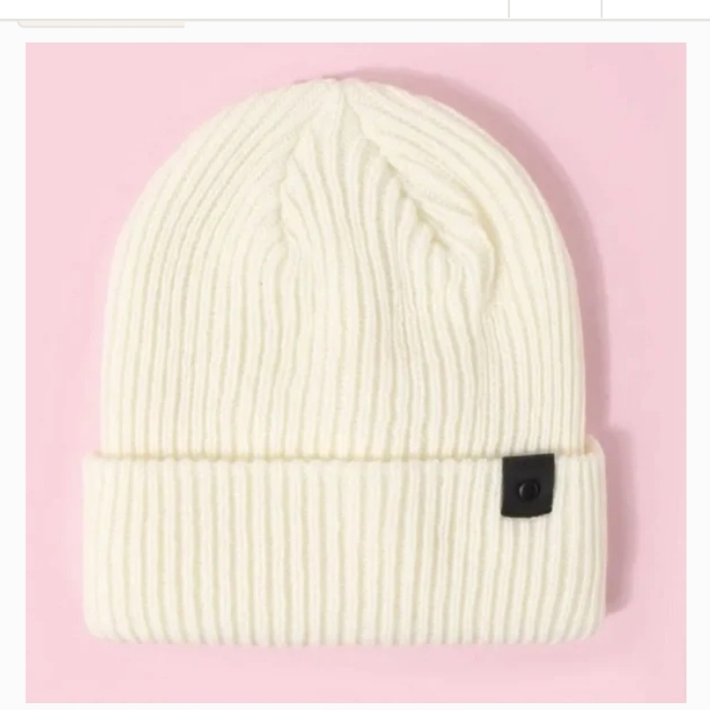 COPY - Ribbed Snap button Beanie   One size. Ivory color - Picture 2 of 2